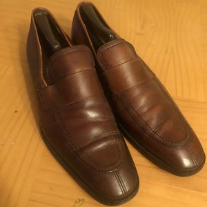 Louis Vuitton Mens shoes, very good shape!